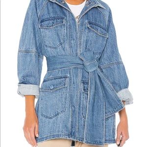 The Camillei Jacket in Indigo Blue
L'Academie
Color:Indigo Blue